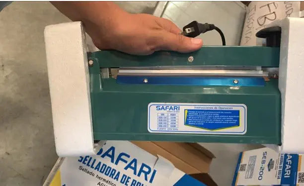 Selladora de bolsa 20 cm, plástico, Safari La Semillita Peruana